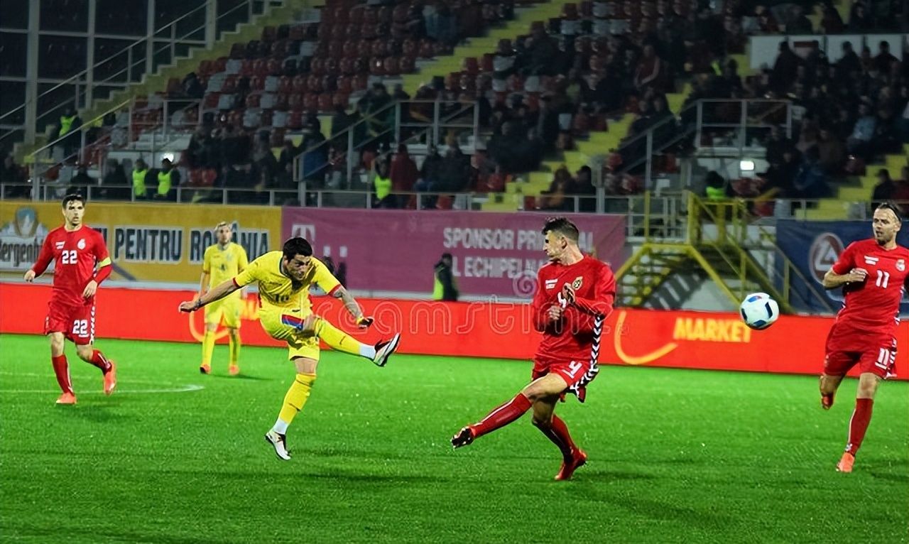 九游娱乐APP-包含里程碑夜！费耶诺德调整名单，中超窗口期刷纪录，赛场秩序良好，医务组通报恢复的词条